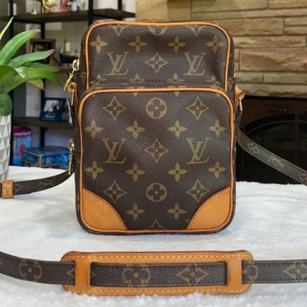 AUTHENTIC LOUIS VUITTON AMAZONE Monogram Crossbody Messenger Bag...VTG